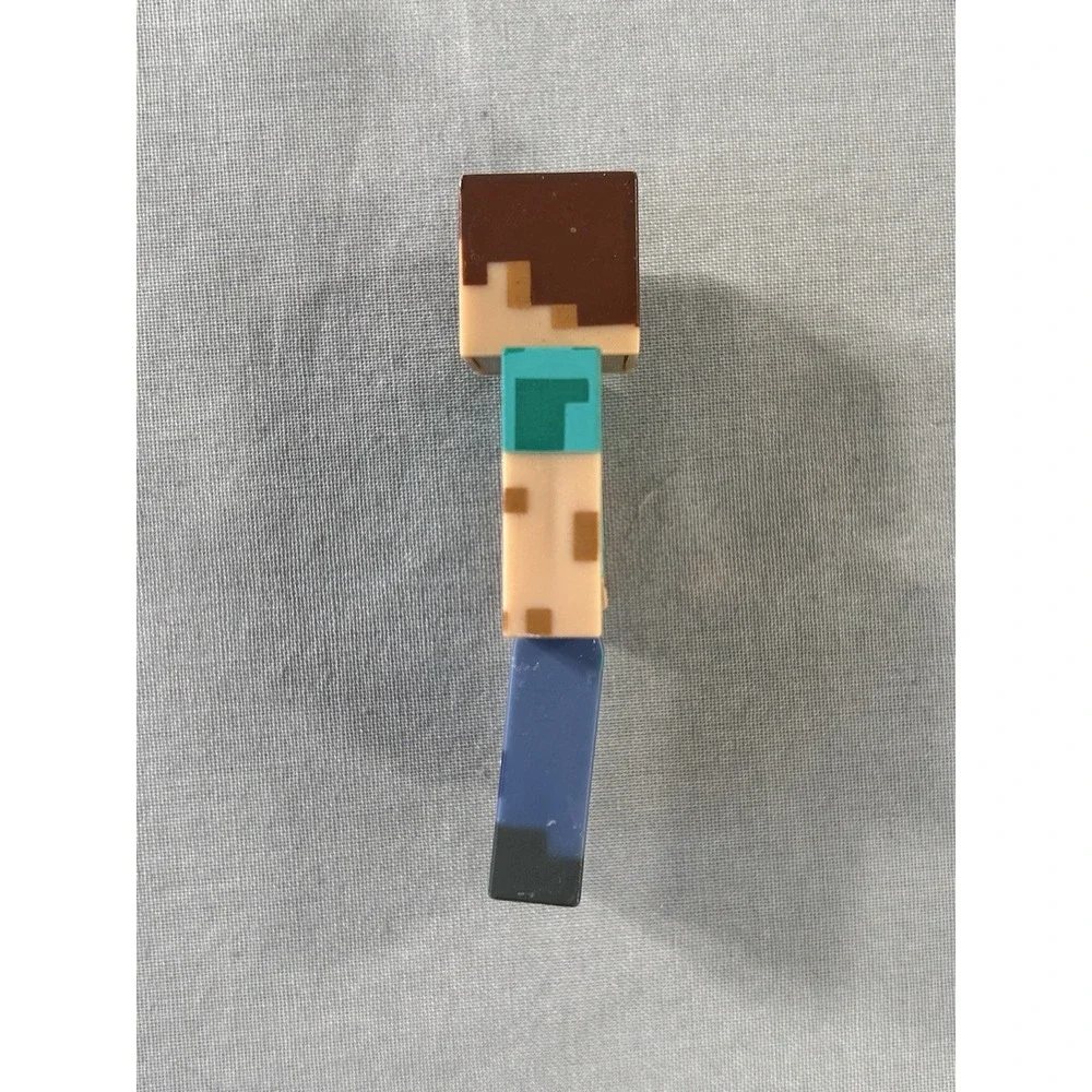 Minecraft Steve 2.75-inch articulated action figure With Wear‎ Movies Books